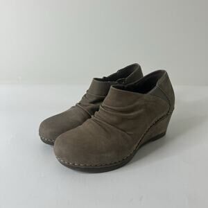Dansko Sheena Wedge Heel Boots Women’s 36 US 5.5 Booties Suede Tan Brown Boho